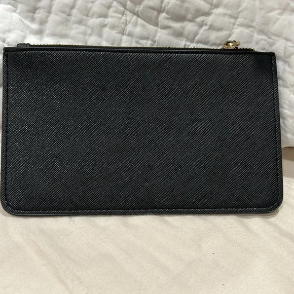 Kate Spade Wristlet - Picture 2 of 7